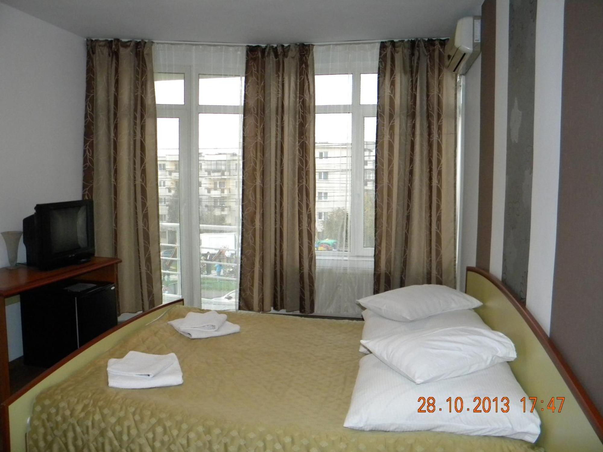 Vila Meteor Bed & Breakfast Cluj-Napoca Room photo